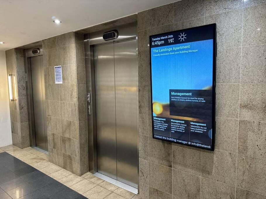 Immaculate 3 Bd 2 Bth Apartment -Free Carpark & Pool Auckland Exterior photo